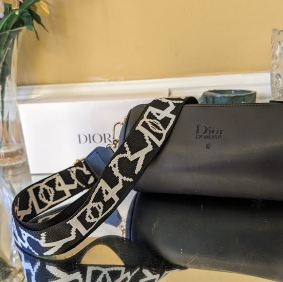 Dior Toiletry bag/ purse/ pouch/ cosmetic bag to crossbody bag - Picture 11 of 14